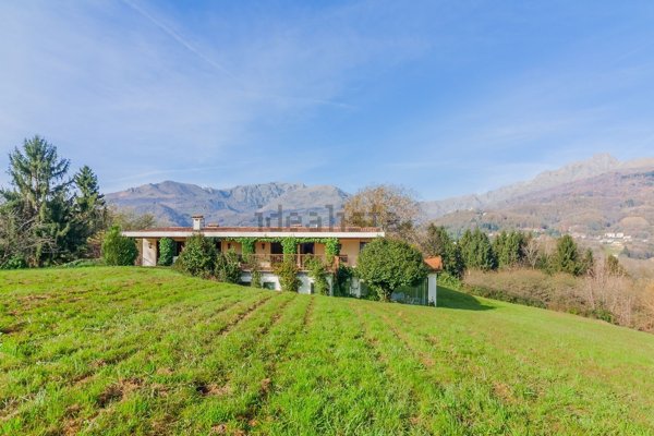 casa indipendente in vendita ad Occhieppo Superiore in zona Villa