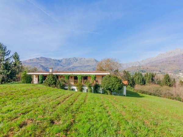 casa indipendente in vendita ad Occhieppo Superiore in zona Villa