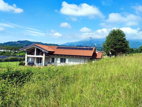 casa indipendente in vendita ad Occhieppo Superiore in zona Villa