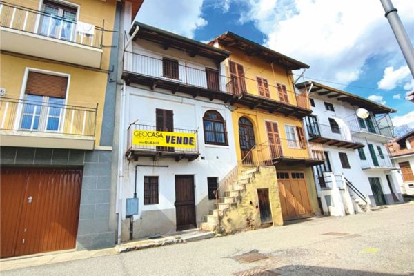 casa indipendente in vendita a Pettinengo in zona Rossi