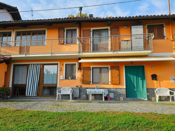 casa indipendente in vendita a Piatto