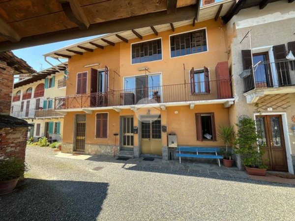 casa indipendente in vendita a Piatto