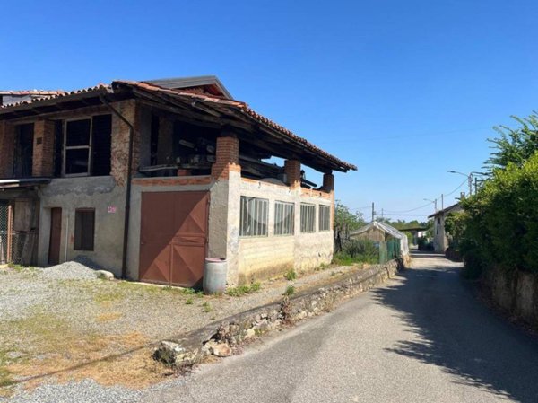 casa indipendente in vendita a Piatto