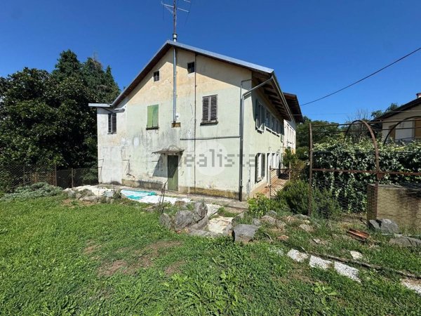casa indipendente in vendita a Piatto