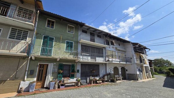 casa indipendente in vendita a Piatto