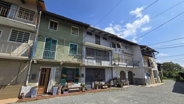 casa indipendente in vendita a Piatto