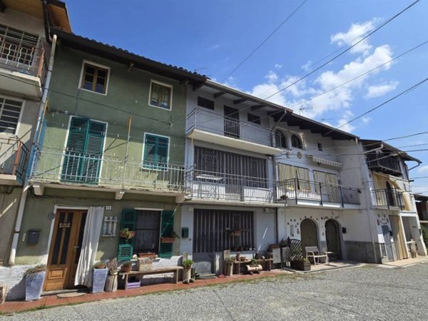 casa indipendente in vendita a Piatto
