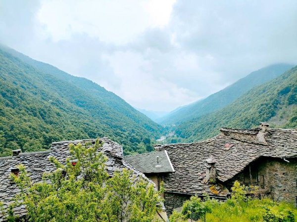casa semindipendente in vendita a Piedicavallo in zona Montesinaro