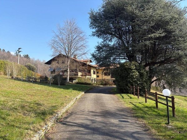 casa indipendente in vendita a Pollone