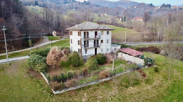 casa indipendente in vendita a Pollone
