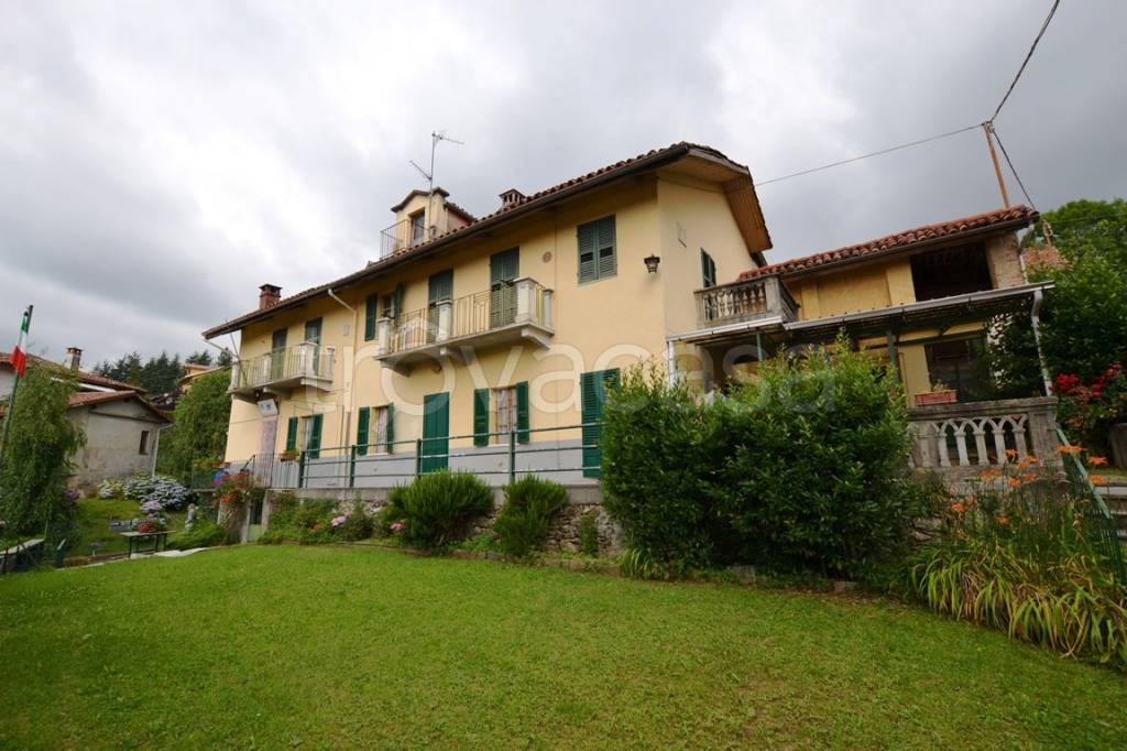 casa indipendente in vendita a Pollone