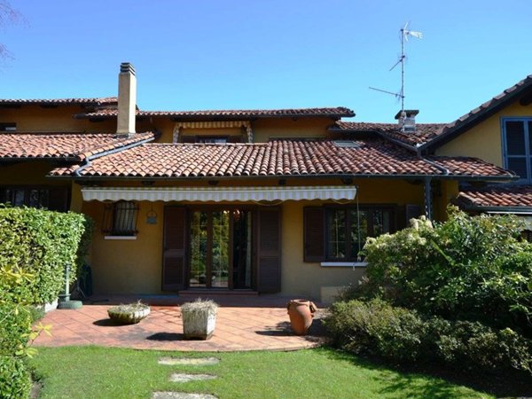 casa indipendente in vendita a Pollone