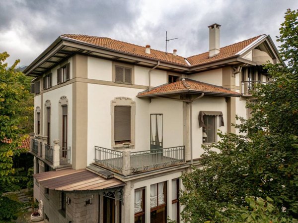 casa indipendente in vendita a Pollone