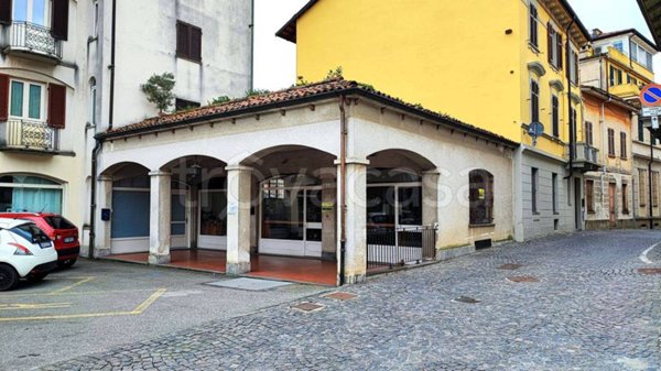 negozio in vendita a Pollone
