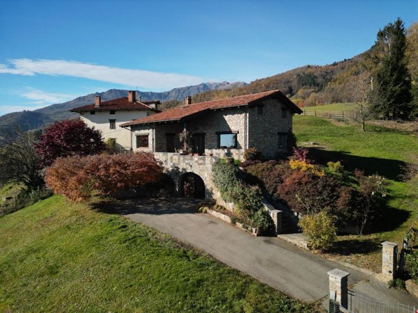 casa indipendente in vendita a Pollone