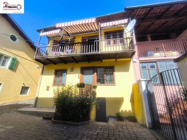 casa indipendente in vendita a Pollone