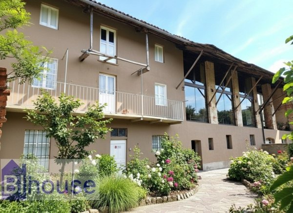 casale in vendita a Ponderano