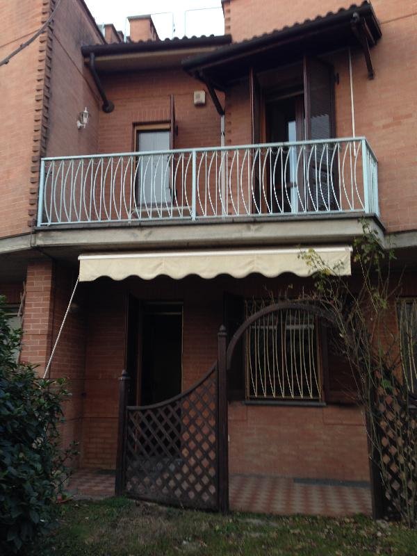 casa indipendente in vendita ad Alessandria in zona Orti