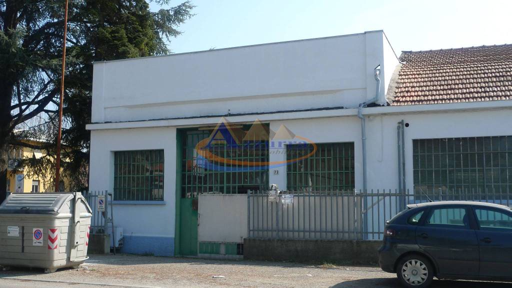 locale commerciale in vendita ad Alessandria in zona Borgo Cittadella