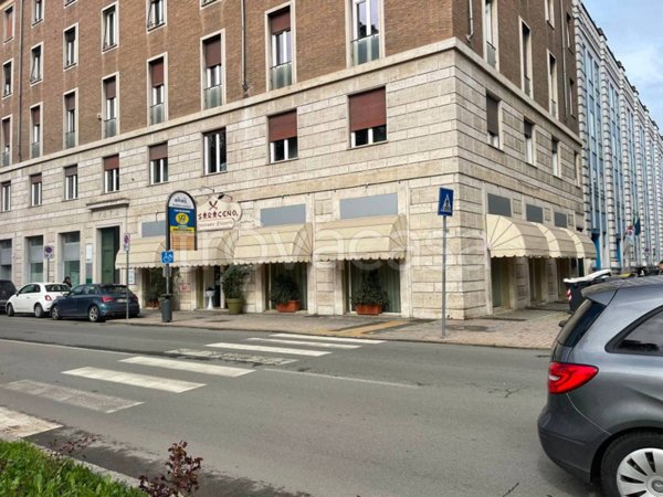 negozio in vendita ad Alessandria in zona Piazza Garibaldi