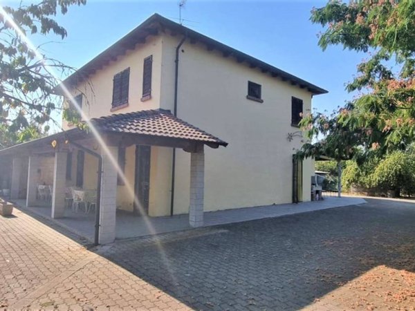 casa indipendente in vendita ad Alessandria in zona San Michele