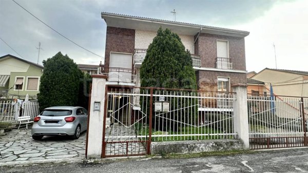 casa indipendente in vendita ad Alessandria in zona Il Cristo