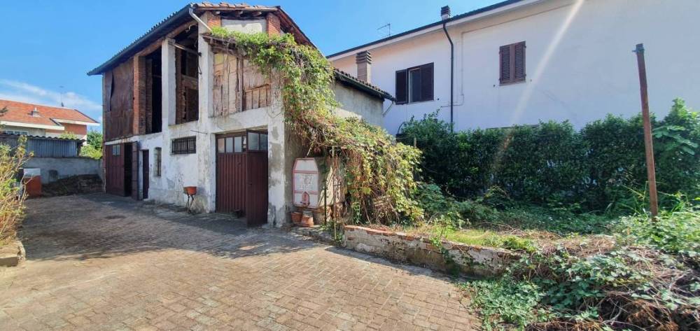 casa indipendente in vendita ad Alessandria in zona Cabanette