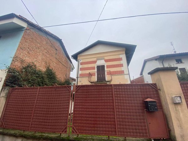 casa indipendente in vendita ad Alessandria
