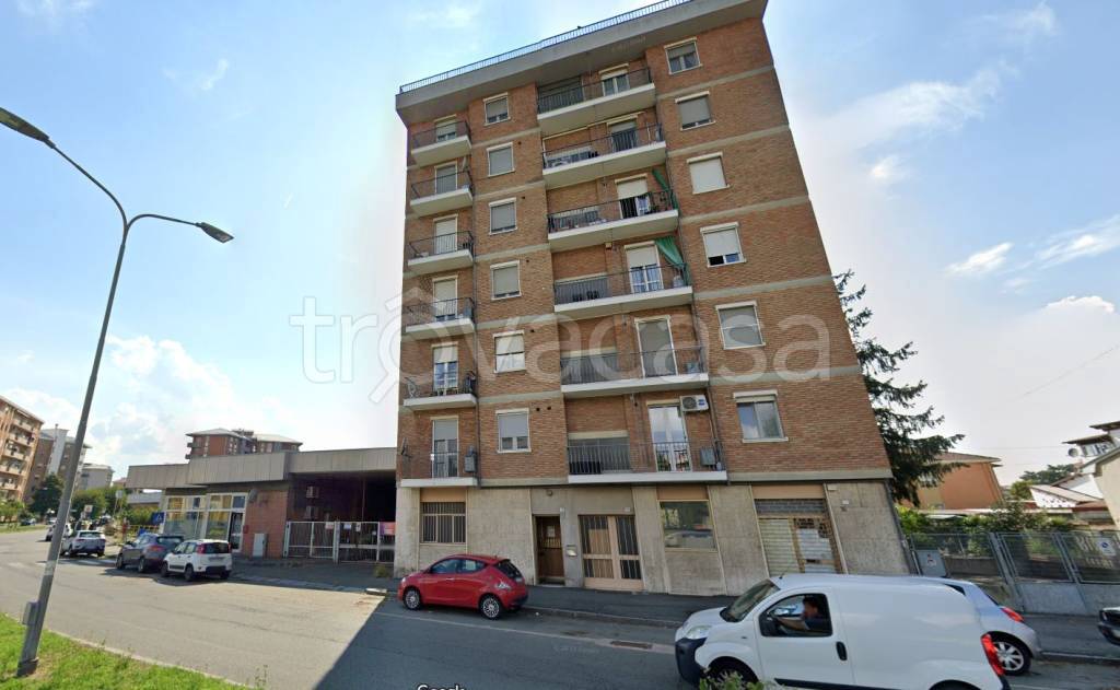 negozio in vendita ad Alessandria in zona Il Cristo