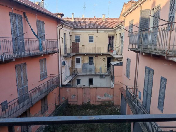 casa indipendente in vendita ad Alessandria in zona Borgo Rovereto