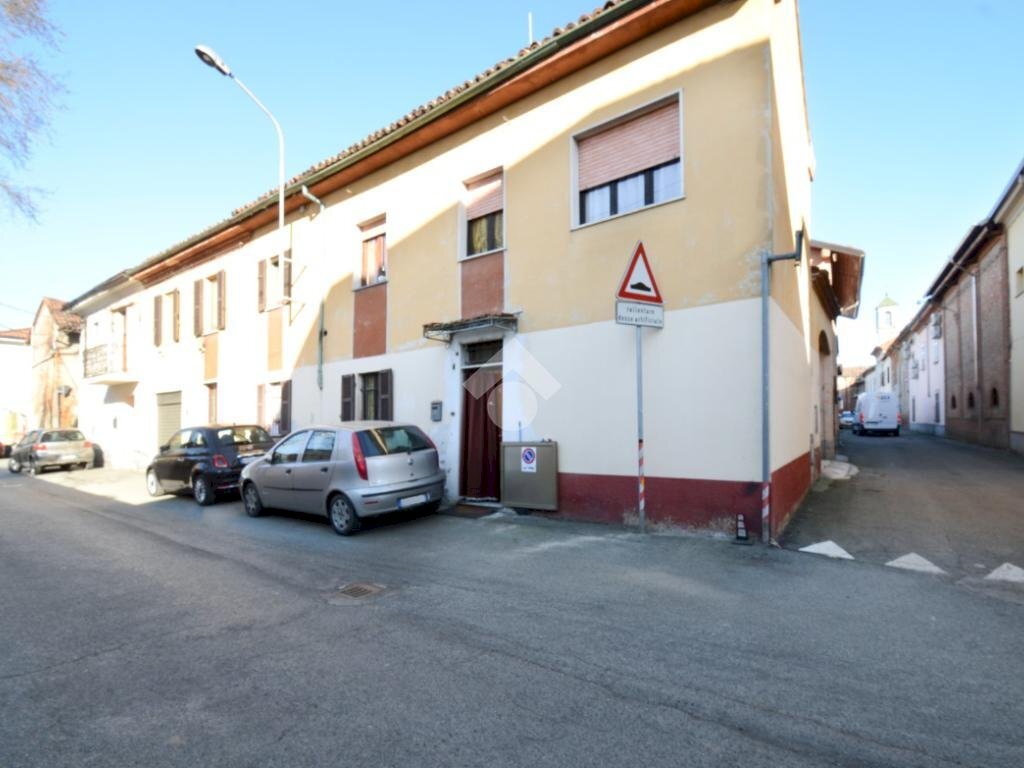 casa semindipendente in vendita ad Alessandria in zona Castelceriolo