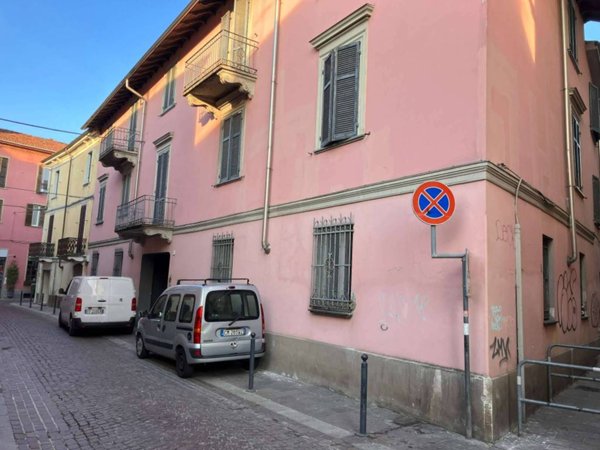 intera palazzina in vendita ad Alessandria in zona Borgo Rovereto