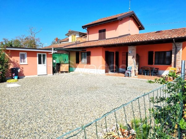 casa indipendente in vendita ad Alessandria in zona San Giuliano Vecchio