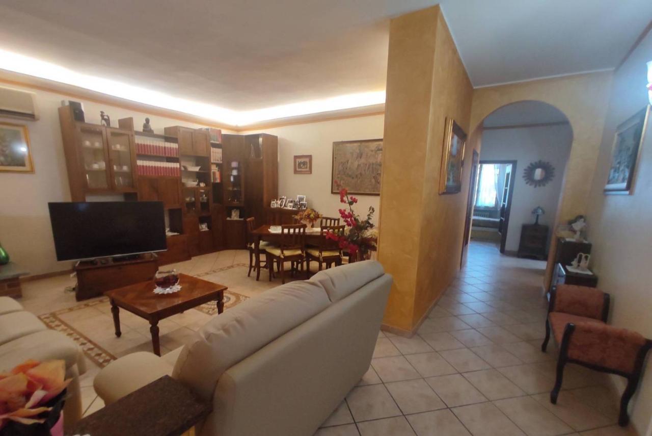 casa indipendente in vendita ad Alessandria in zona Casalbagliano