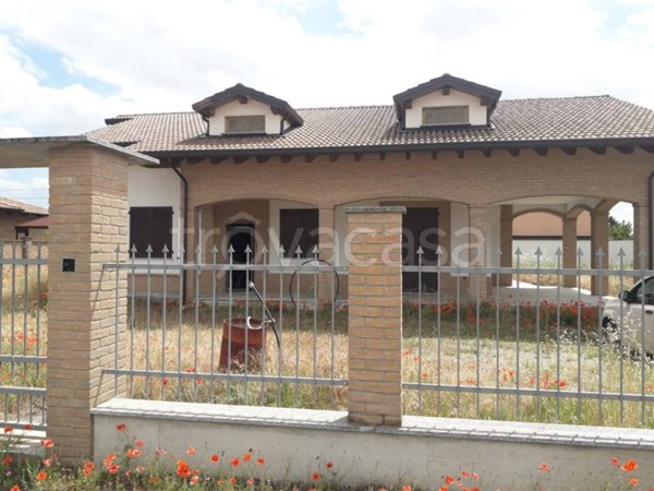 casa indipendente in vendita ad Alessandria in zona Mandrogne