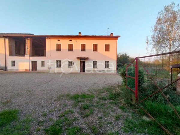 casa indipendente in vendita ad Alessandria in zona Villa del Foro