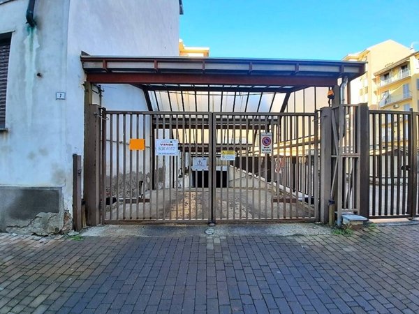 casa indipendente in vendita ad Alessandria in zona Borgo Rovereto