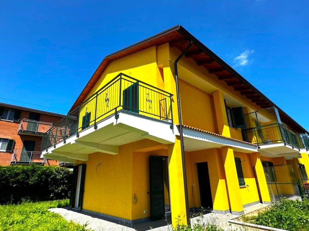 casa indipendente in vendita ad Alessandria in zona Cabanette