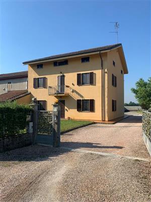 casa indipendente in vendita ad Alessandria