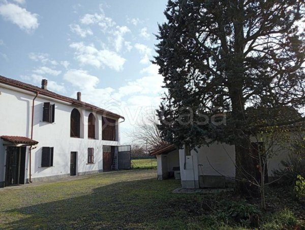 casa indipendente in vendita ad Alessandria in zona Litta Parodi