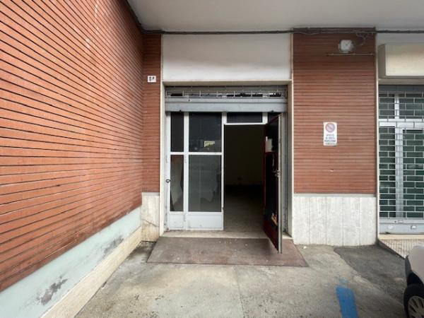 negozio in vendita ad Alessandria in zona Centro Città