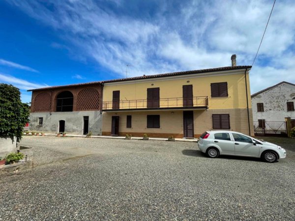 casa indipendente in vendita ad Alessandria in zona Litta Parodi
