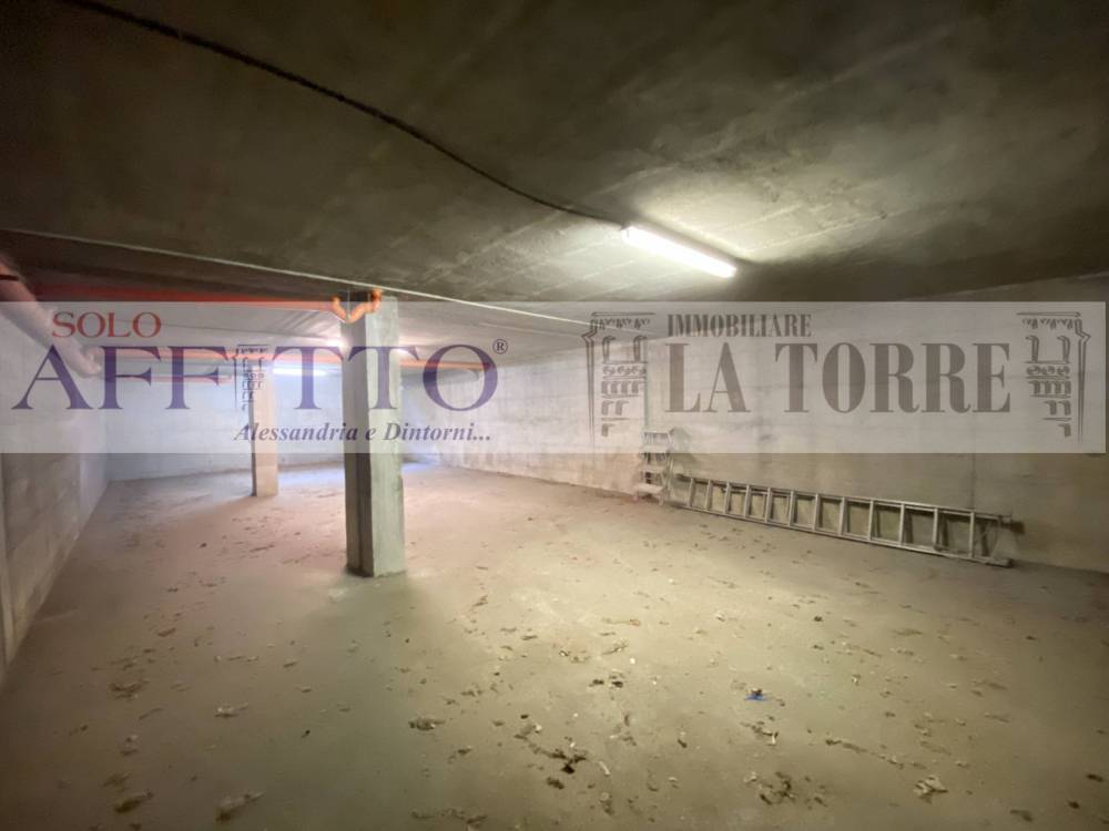 locale di sgombero in vendita ad Alessandria in zona Piazza Garibaldi