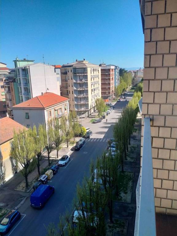 appartamento in vendita ad Alessandria in zona zona Pista