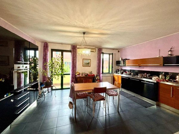 casa indipendente in vendita ad Alessandria in zona Casalbagliano