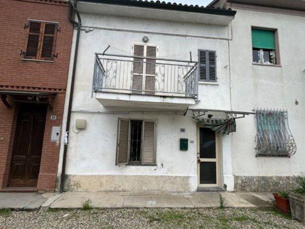 casa indipendente in vendita ad Alessandria in zona San Michele