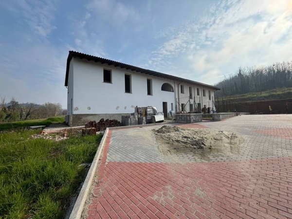 casa indipendente in vendita ad Alessandria in zona Valle San Bartolomeo
