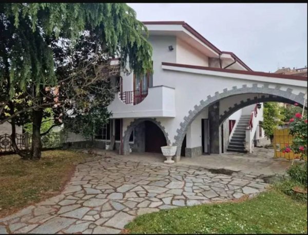 casa indipendente in vendita ad Alessandria in zona Il Cristo