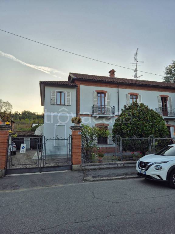 casa indipendente in vendita ad Alessandria in zona Centro Città