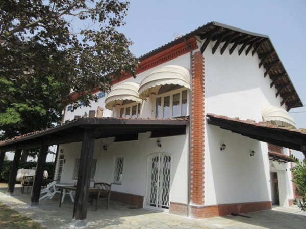 casa indipendente in vendita ad Alessandria in zona Valmadonna